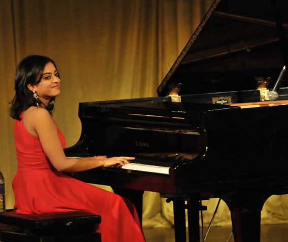 female piano player kolhapur